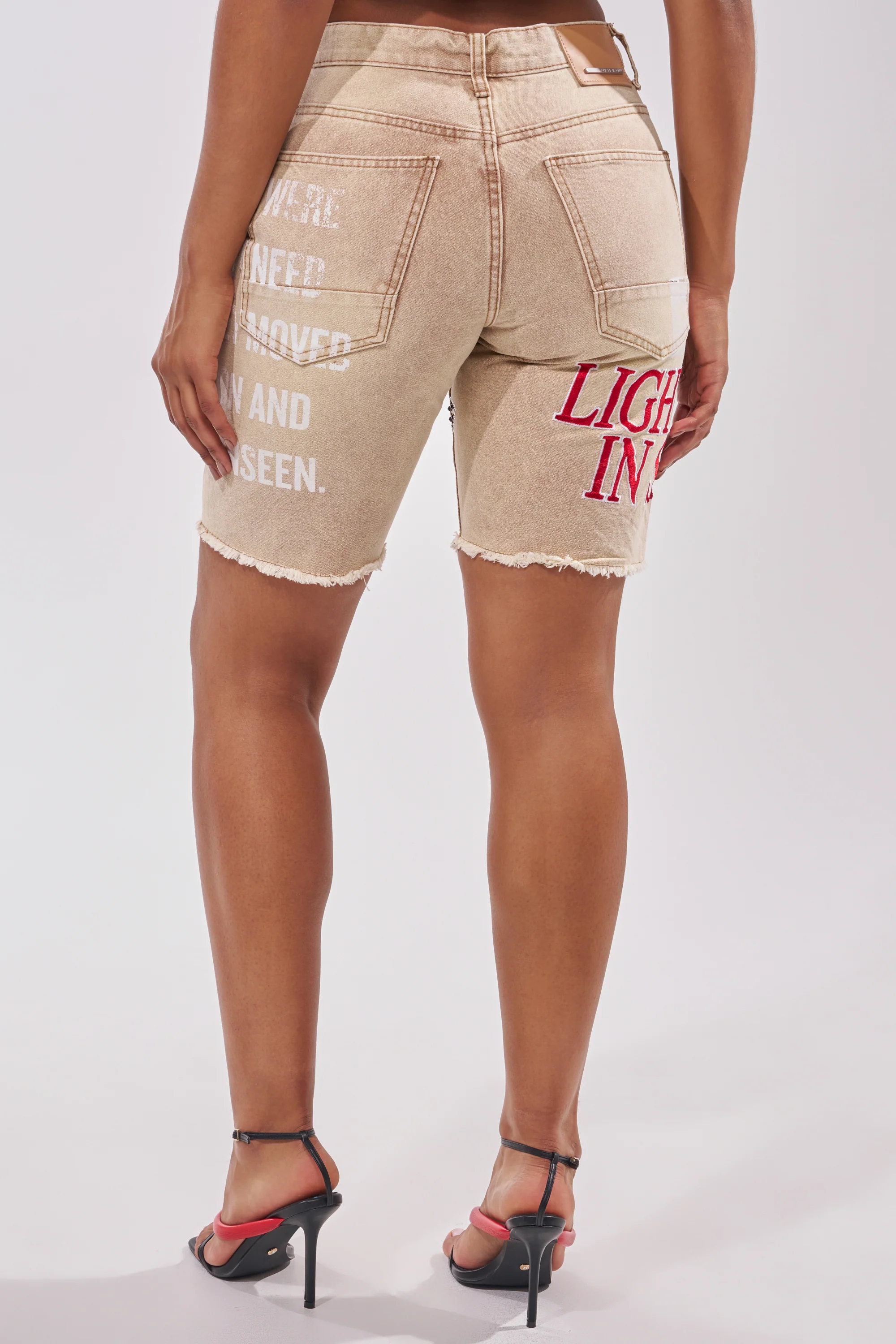 LIGHT SPEAKS IN SILENCE DENIM SHORT - Image 8