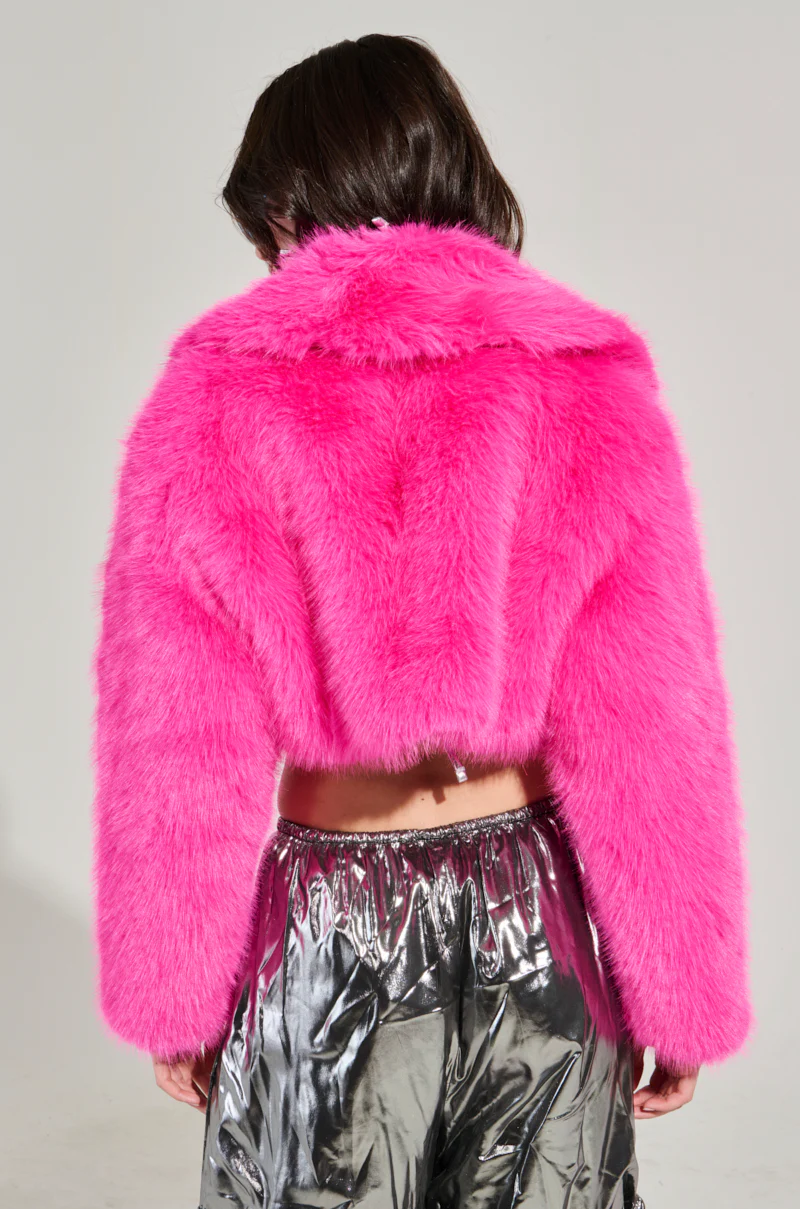 LIGHTS OUT CROPPED FAUX FUR JACKET IN PINK - Image 9