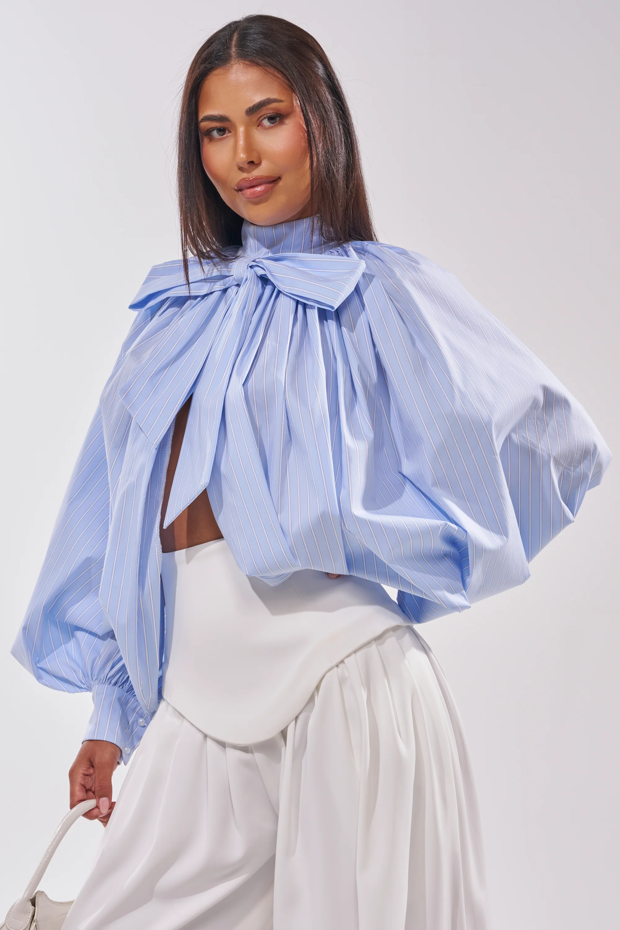 MASTERPIECE POPLIN PUFF LONG SLEEVE TOP IN BLUE - Image 2