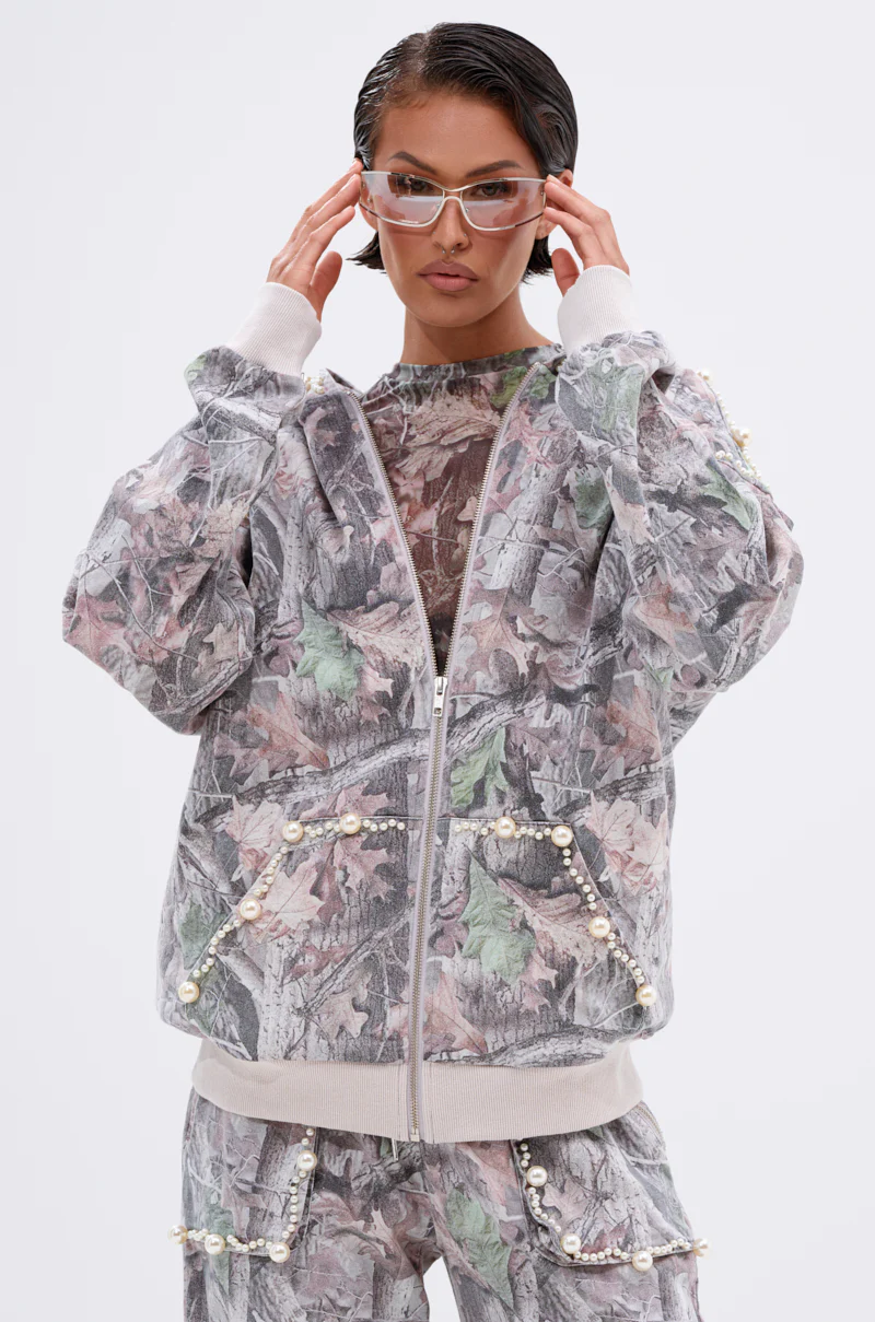 MEET ME HALFWAY SWEATSHIRT - Image 3
