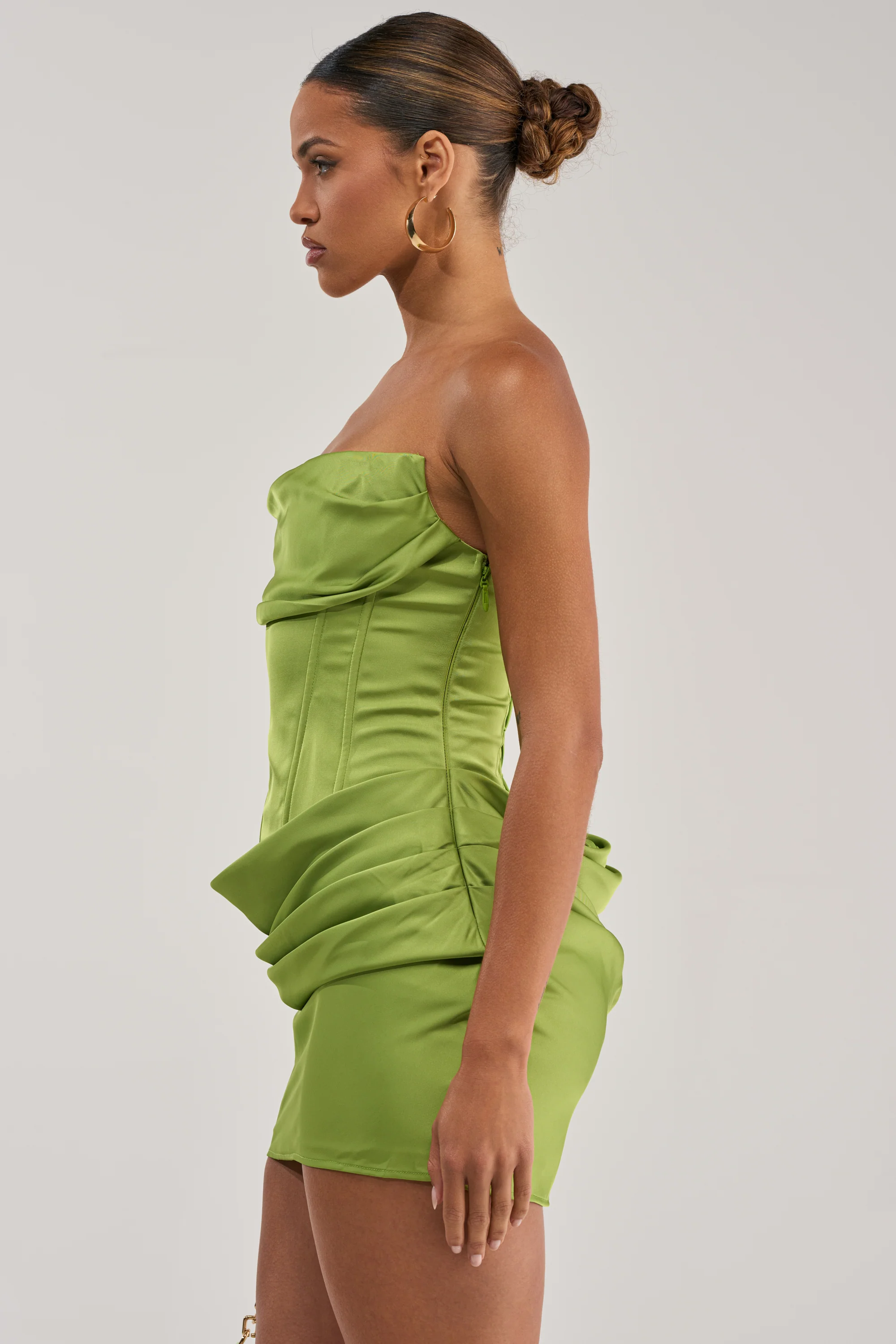 NO COMPETITION STRAPLESS SATIN MINI DRESS IN CHARTREUSE - Image 3