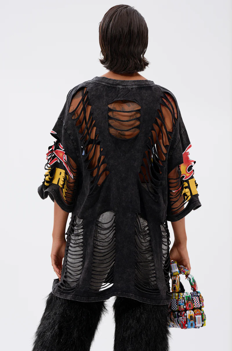 OFF TO THE RACES DISTRESSED OVERSIZED TEE - Image 5