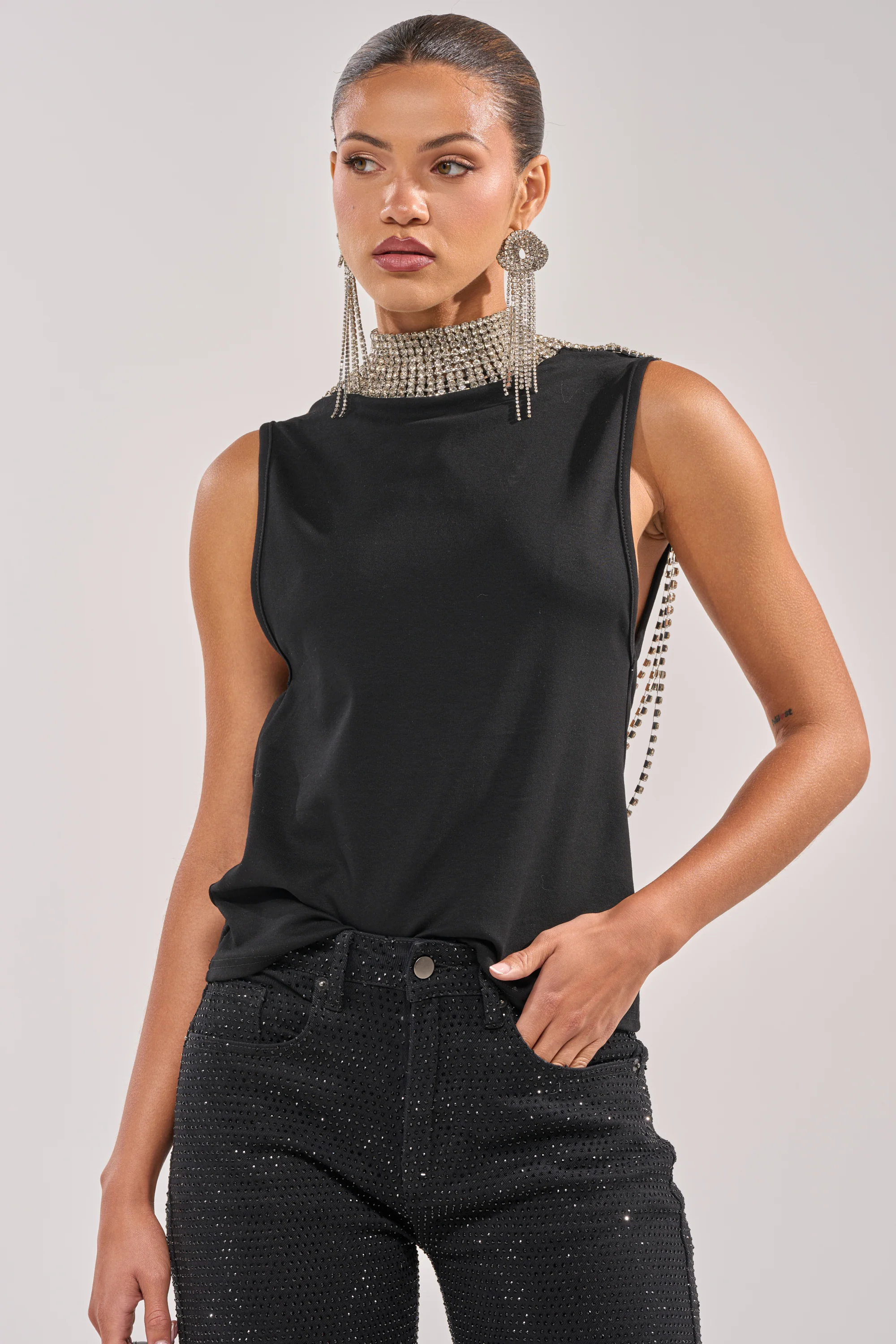 ONE OF ONE RHINESTONE SLEEVELESS TEE IN BLACK - Image 2