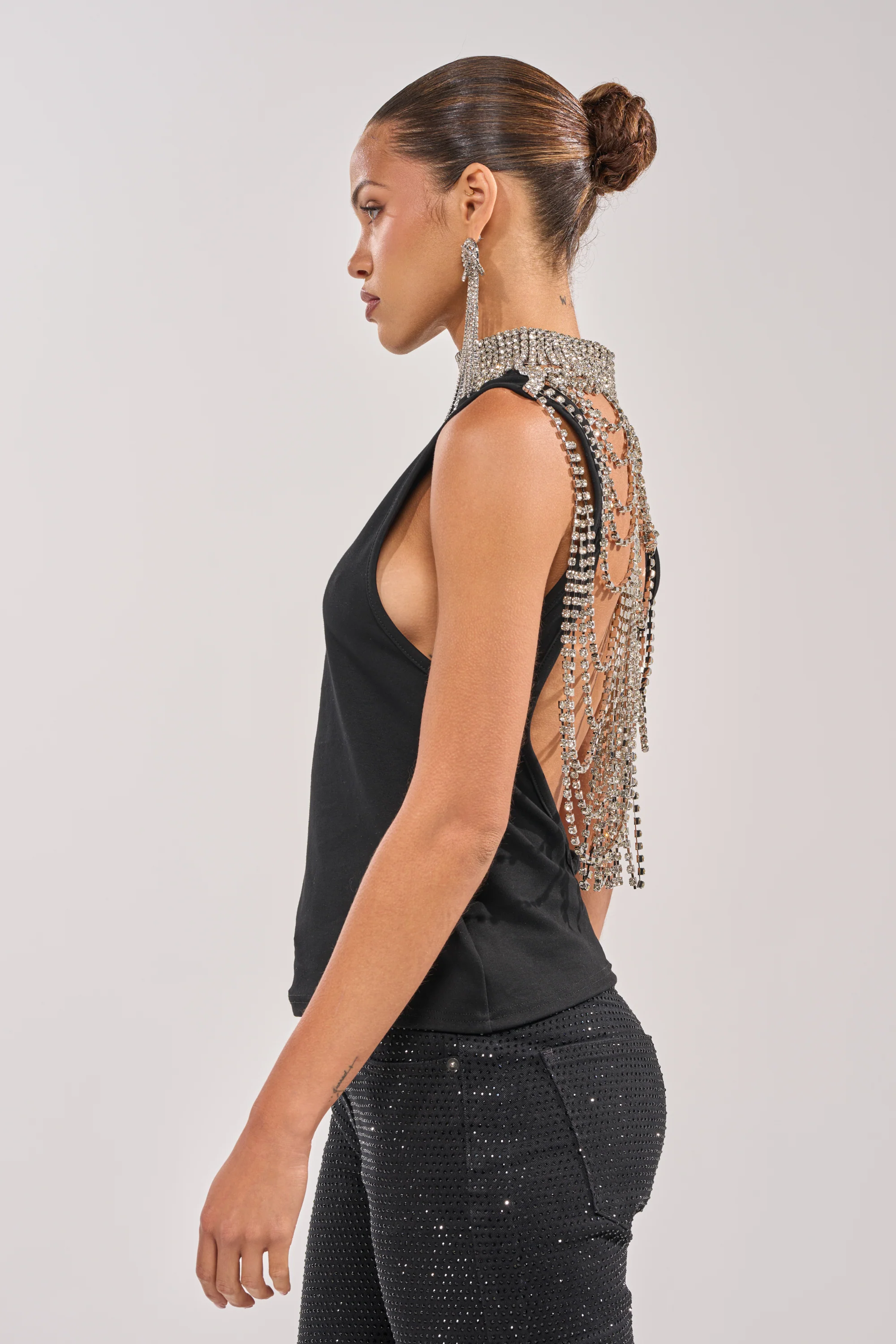 ONE OF ONE RHINESTONE SLEEVELESS TEE IN BLACK - Image 4