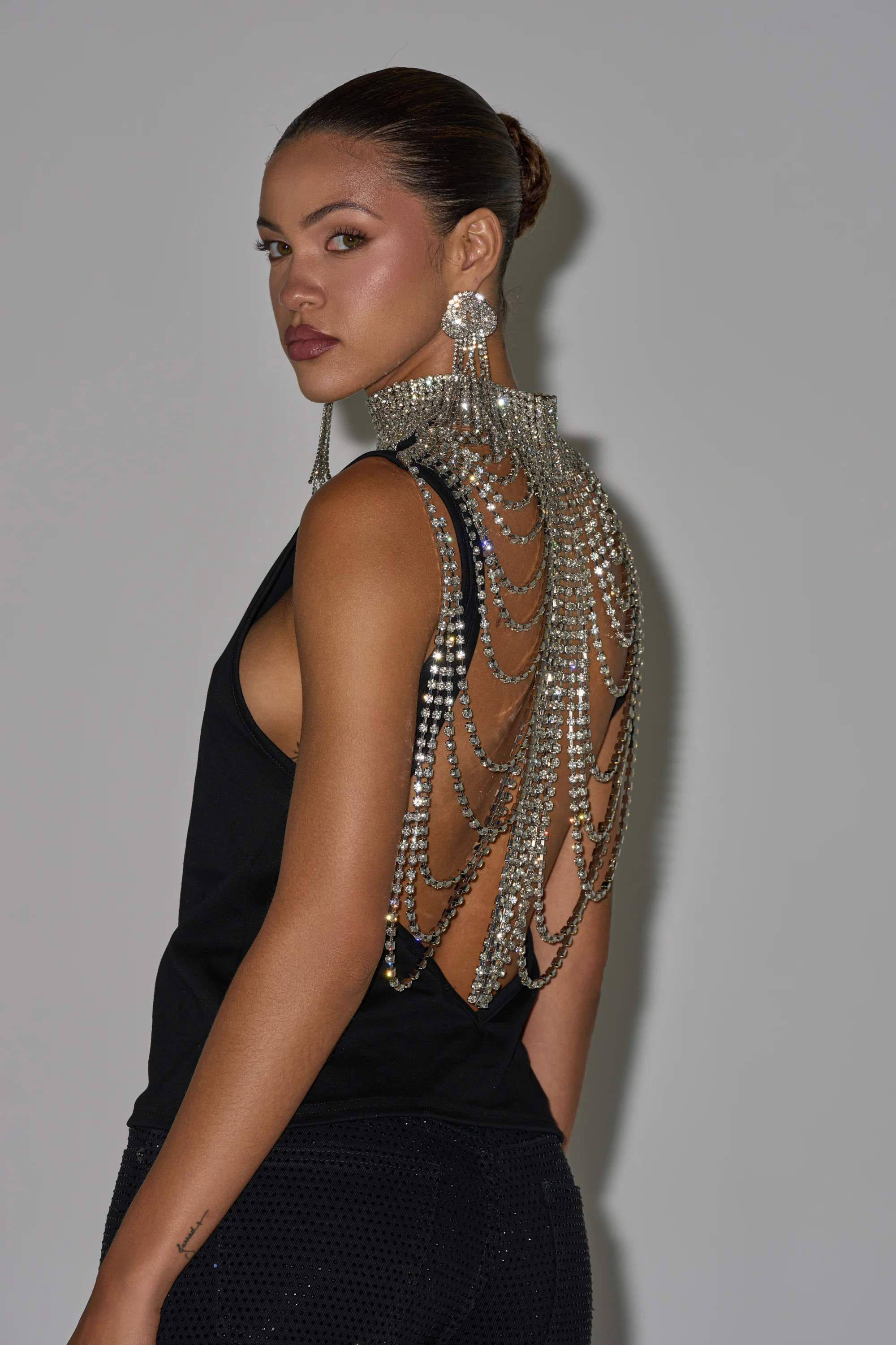 ONE OF ONE RHINESTONE SLEEVELESS TEE IN BLACK - Image 8
