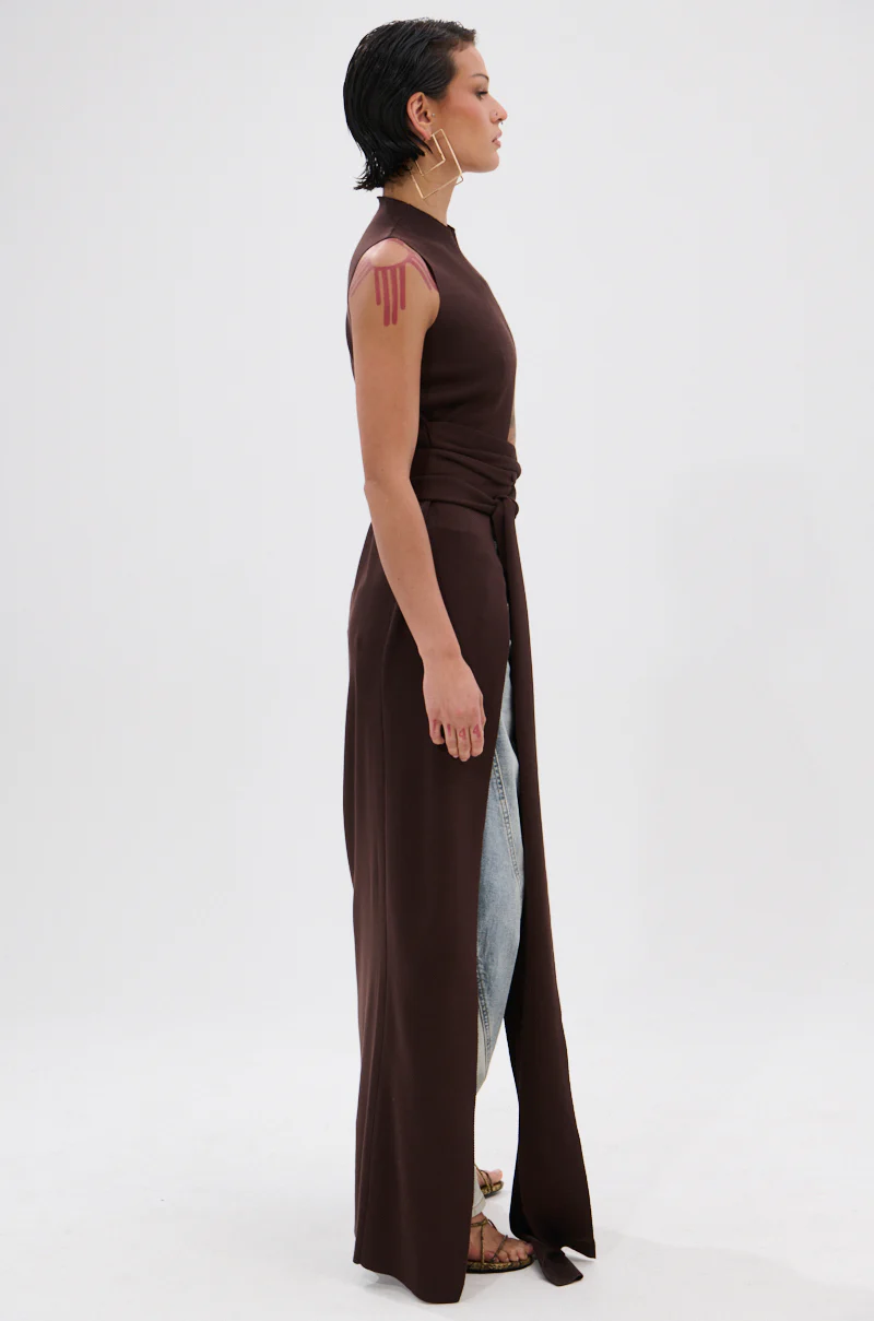 OVER THE TOP CUTOUT SWEATER IN CHOCOLATE BROWN - Image 4