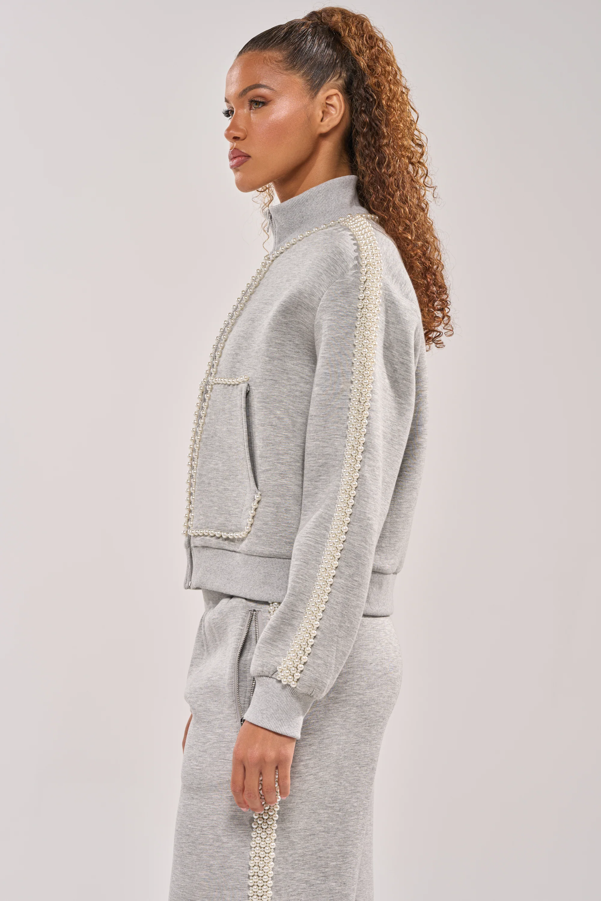 PEARL GIRL ZIP UP SWEATSHIRT IN GREY - Image 5
