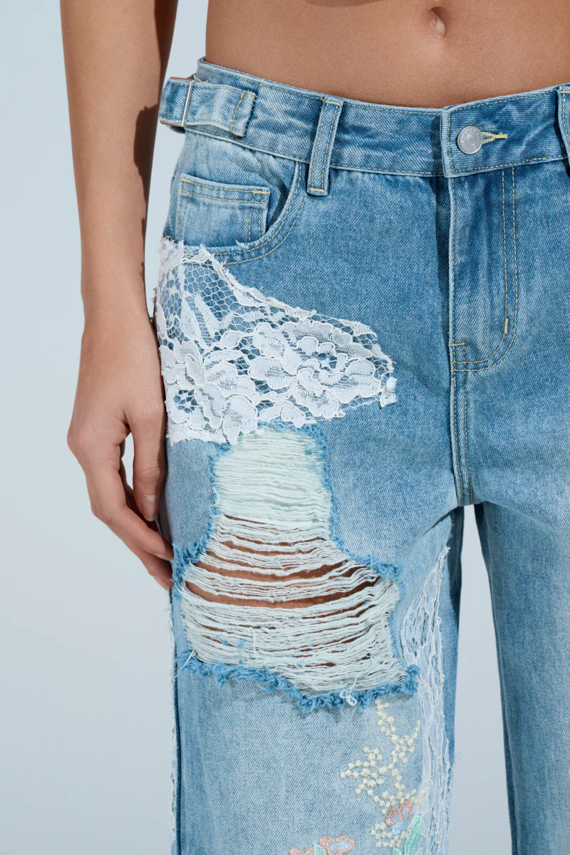 PICKING PETALS FLORAL AND LACE DETAIL DENIM PANTS - Image 13