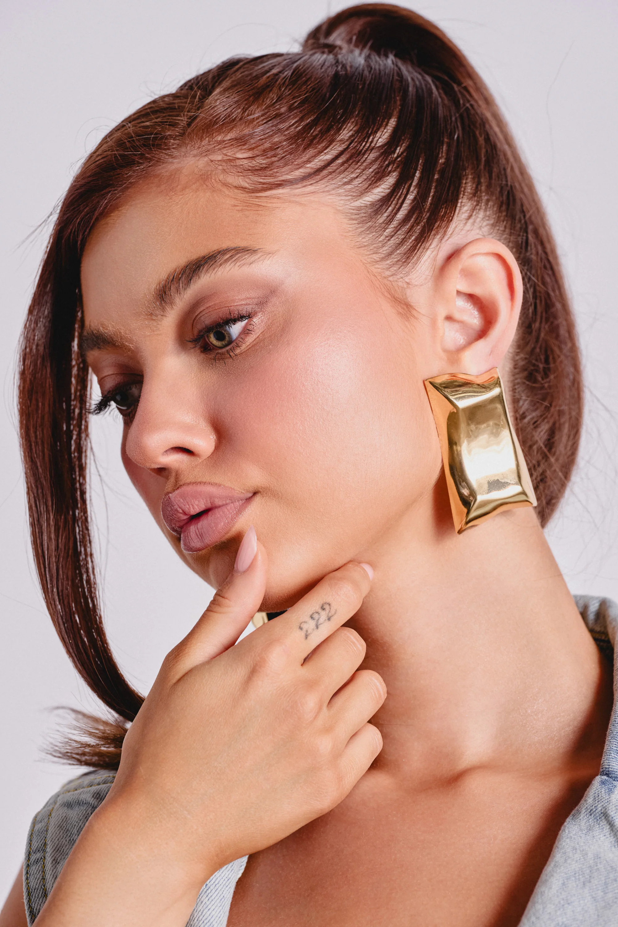 PILLOW VIBES EARRING - Image 2