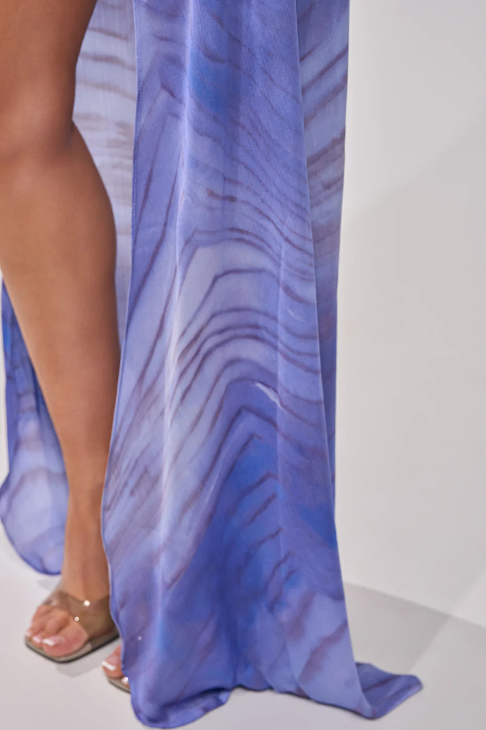 PLAY NICE HIGH-LOW DRESS IN PURPLE MULTI - Image 7