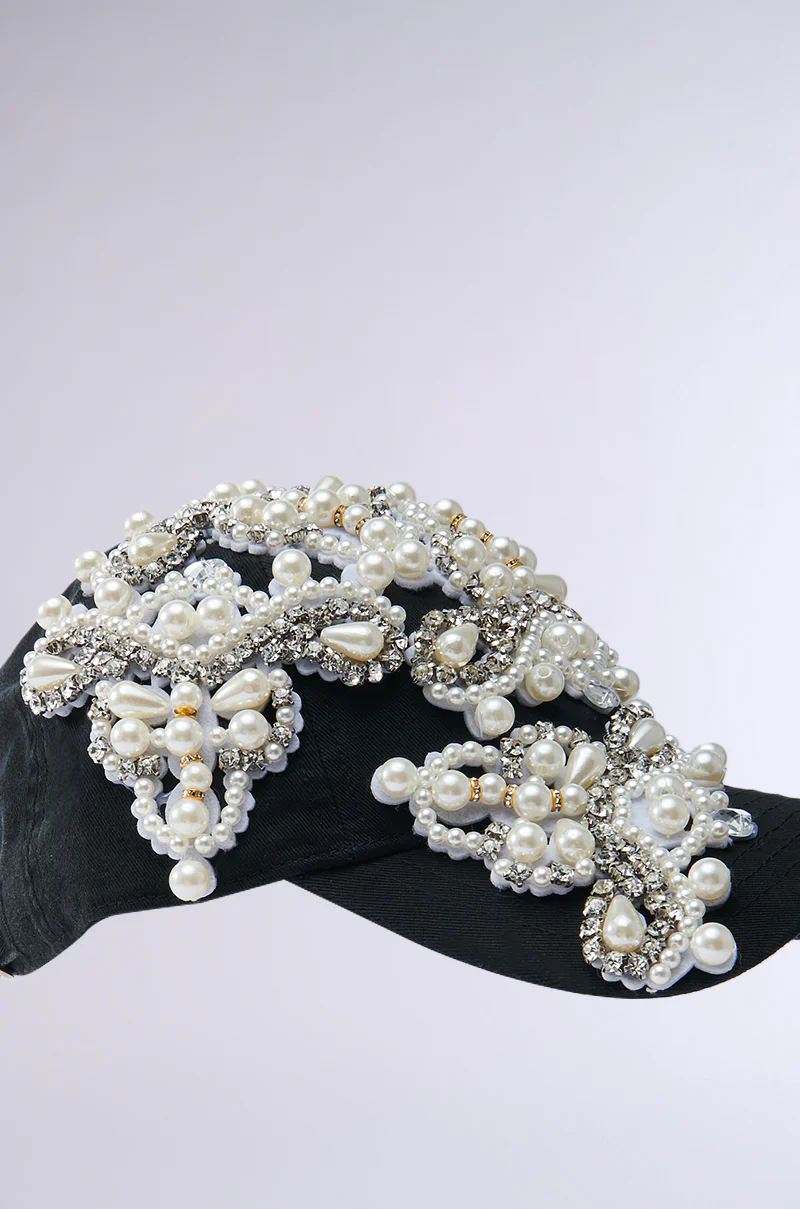 PRETTY PEARLY APPLIQUE HAT - Image 5