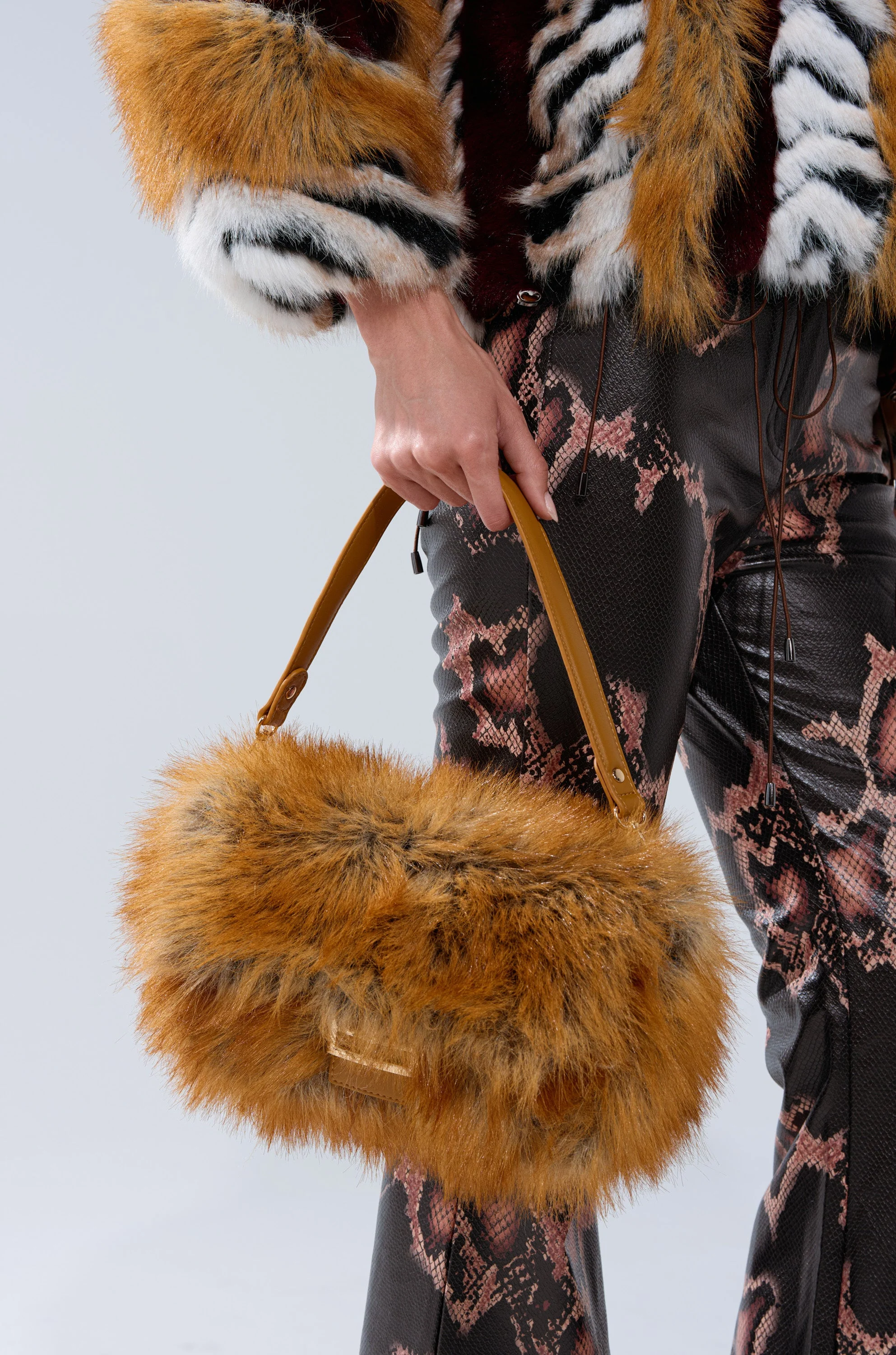 REALLY LIKE THAT FAUX FUR PURSE - Image 3