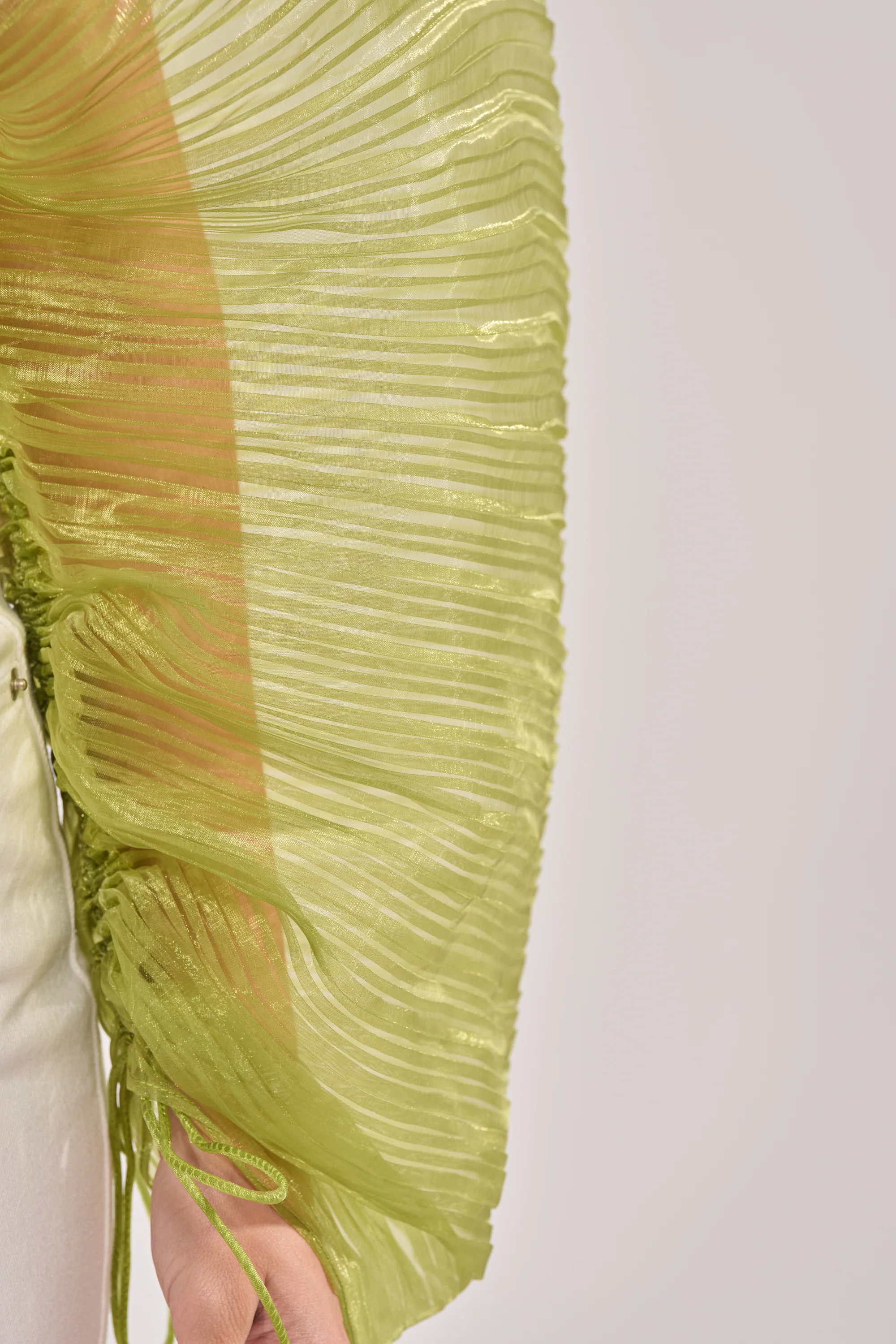 BEYOND PRETTY PLEATED COCOON BLOUSE IN GREEN - Image 8