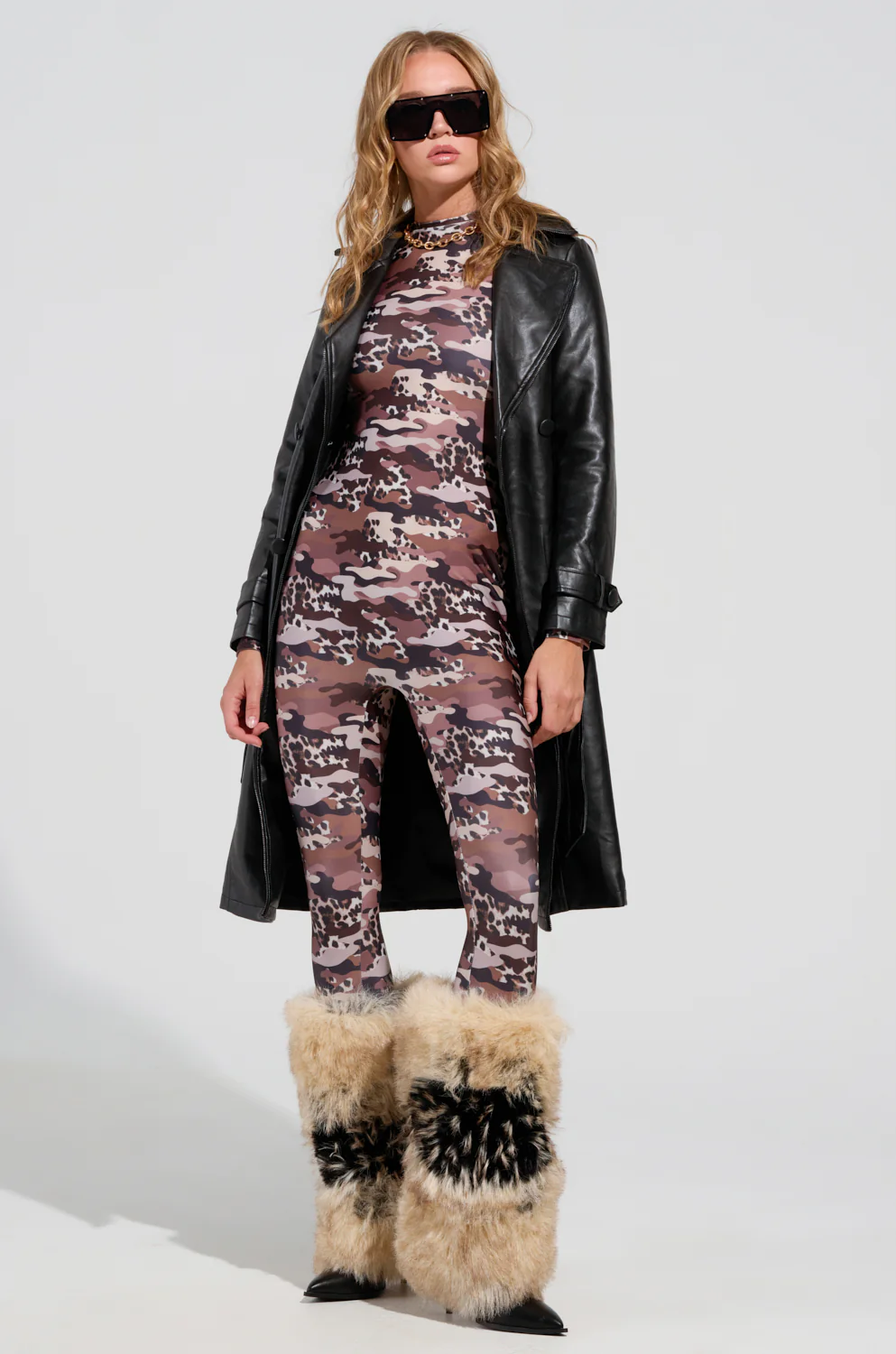 SANDO ZIPPER TRIM TRENCH IN BLACK - Image 3