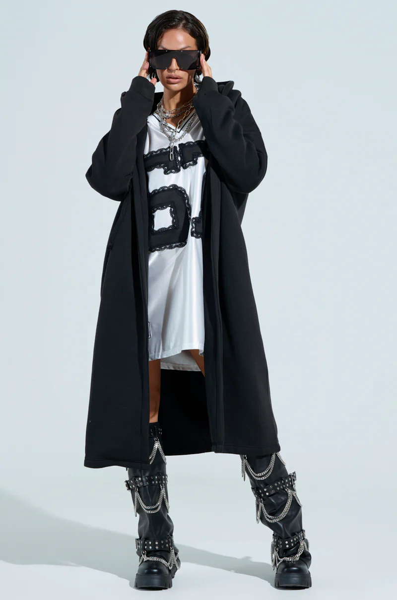 SHIVER OVERSIZED CARDIGAN IN BLACK - Image 2