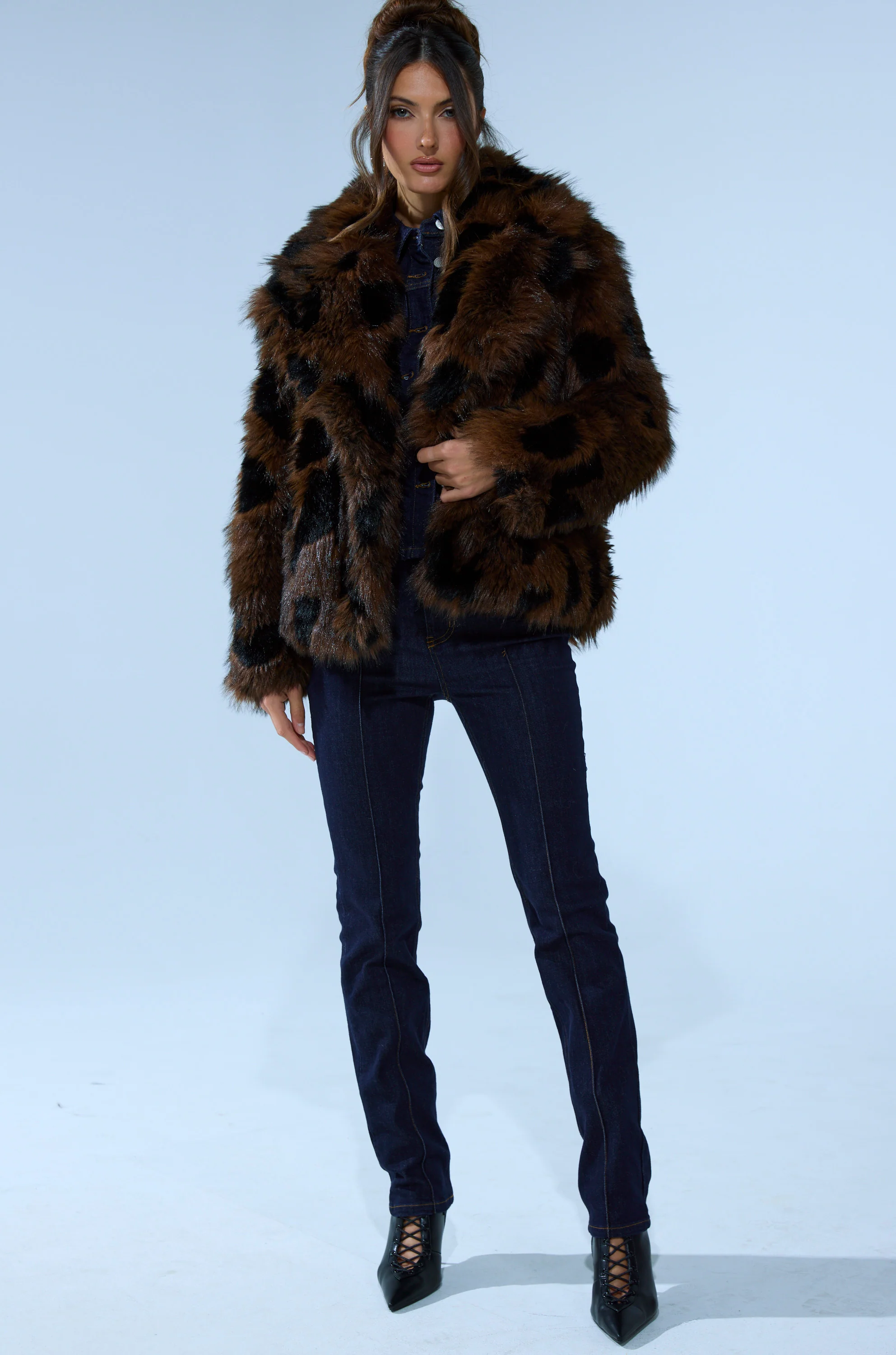 SHORTIE FUR COAT IN BROWN MULTI - Image 12