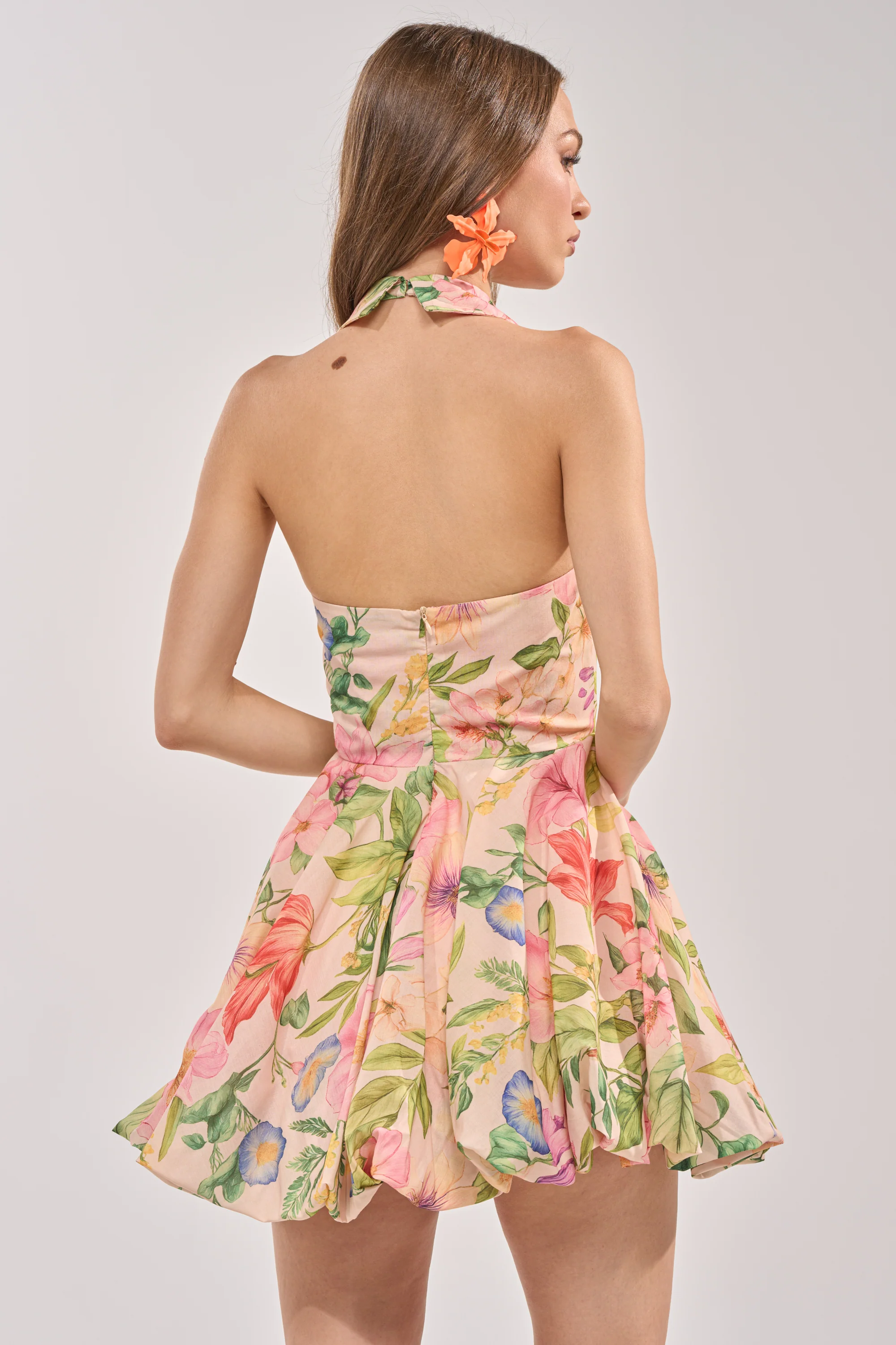 SOFT LAUNCH FLORAL MINI DRESS IN BEIGE - Image 4