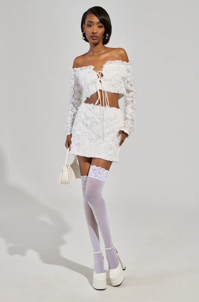 SWEET ESCAPE OFF THE SHOULDER LACE UP BLOUSE IN WHITE - Image 5