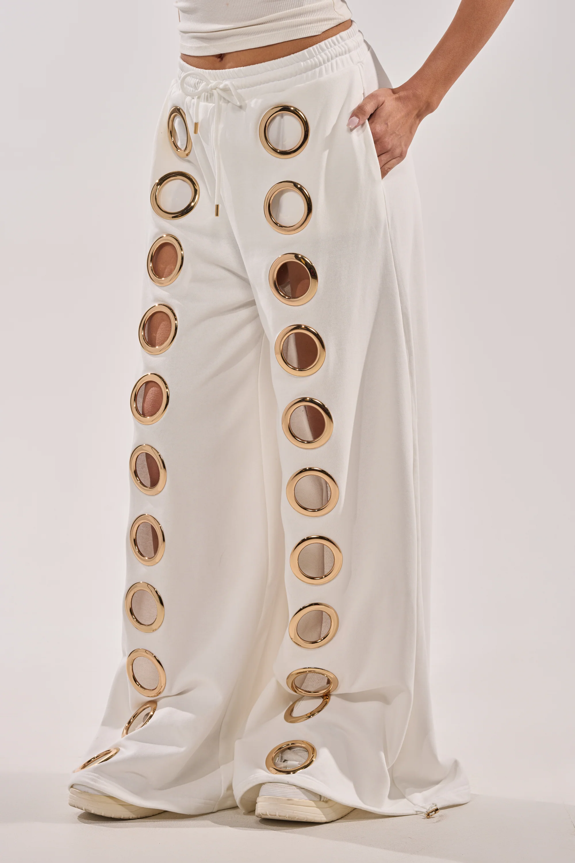 THROUGH THE NIGHT WIDE LEG SWEATPANT WITH HOLES IN WHITE - Image 4