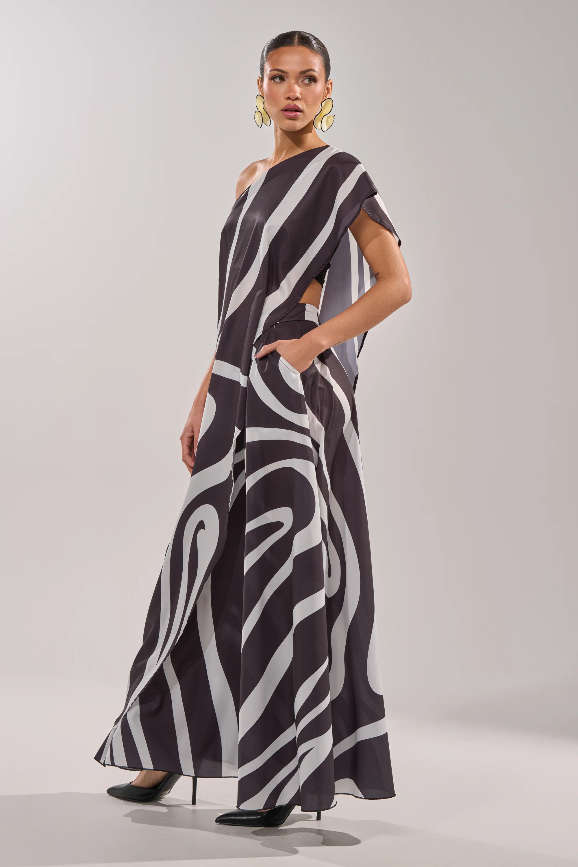 TRINA ELONGATED SINGLE SHOULDER TOP - Image 4