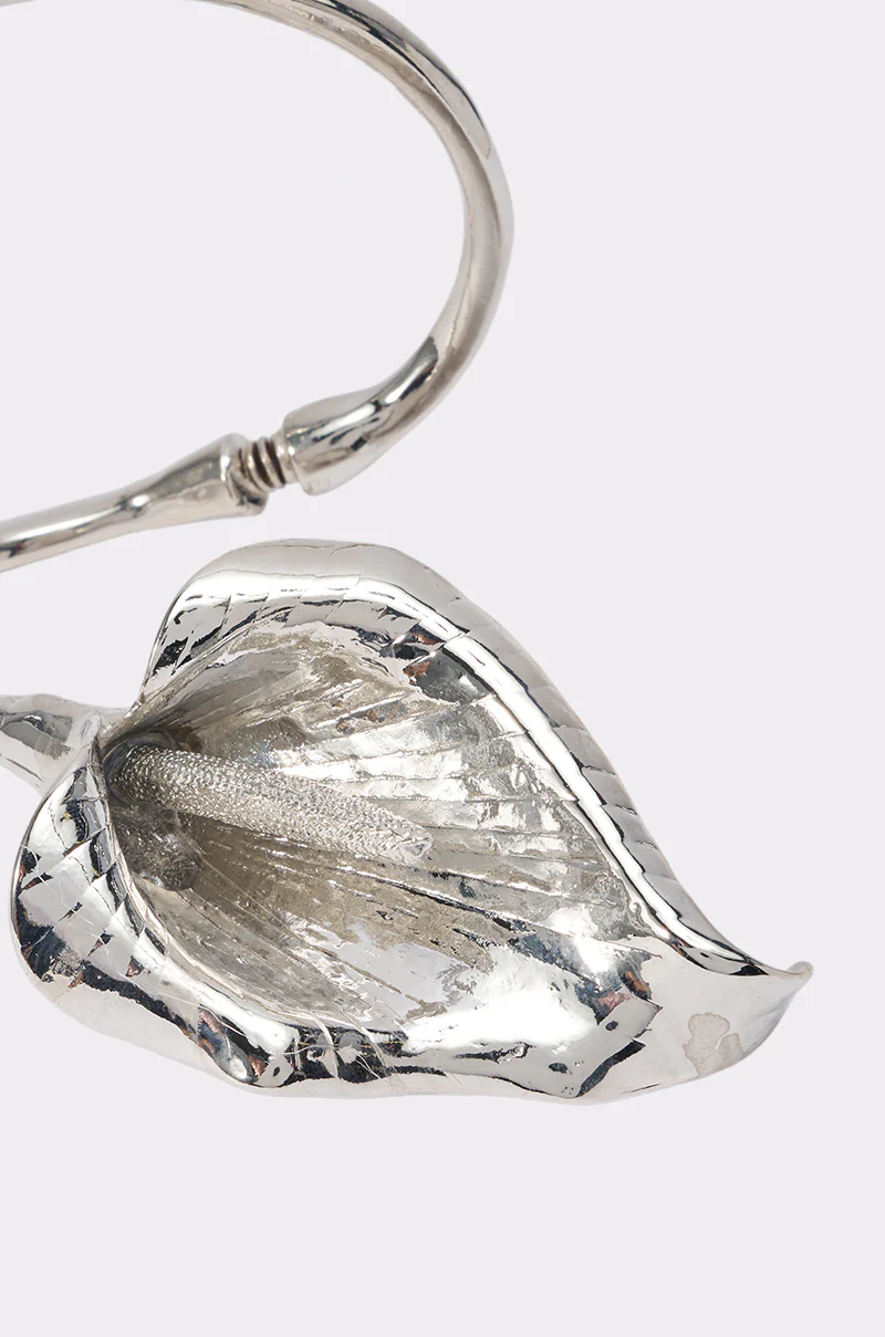 TULIP BRACELET CUFF IN SILVER - Image 4