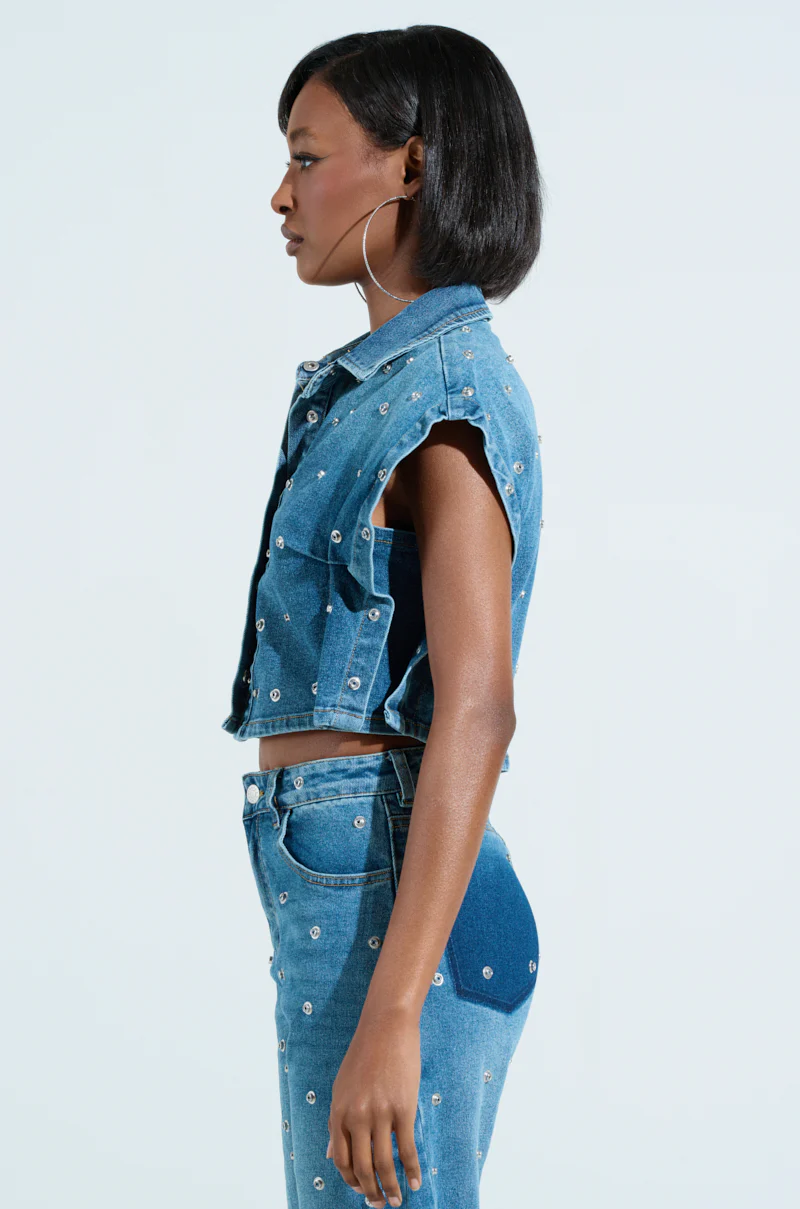 UNBUTTONED AND UNBOTHERED CROPPED COLLARED SHIRT - Image 3