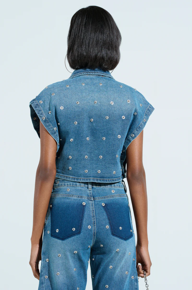 UNBUTTONED AND UNBOTHERED CROPPED COLLARED SHIRT - Image 4