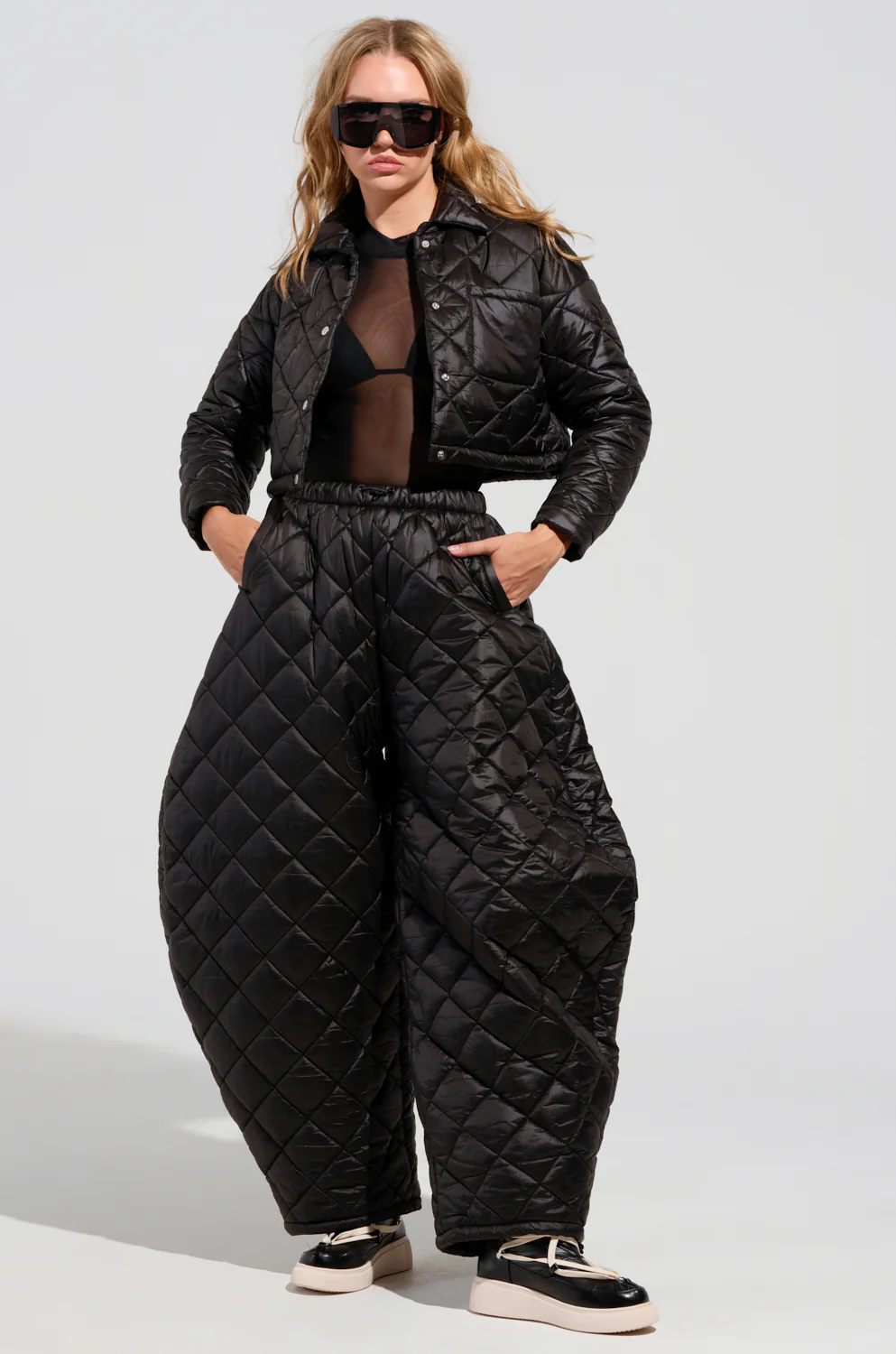 VIVI OVERSIZED PUFFER PANTS IN BLACK - Image 7