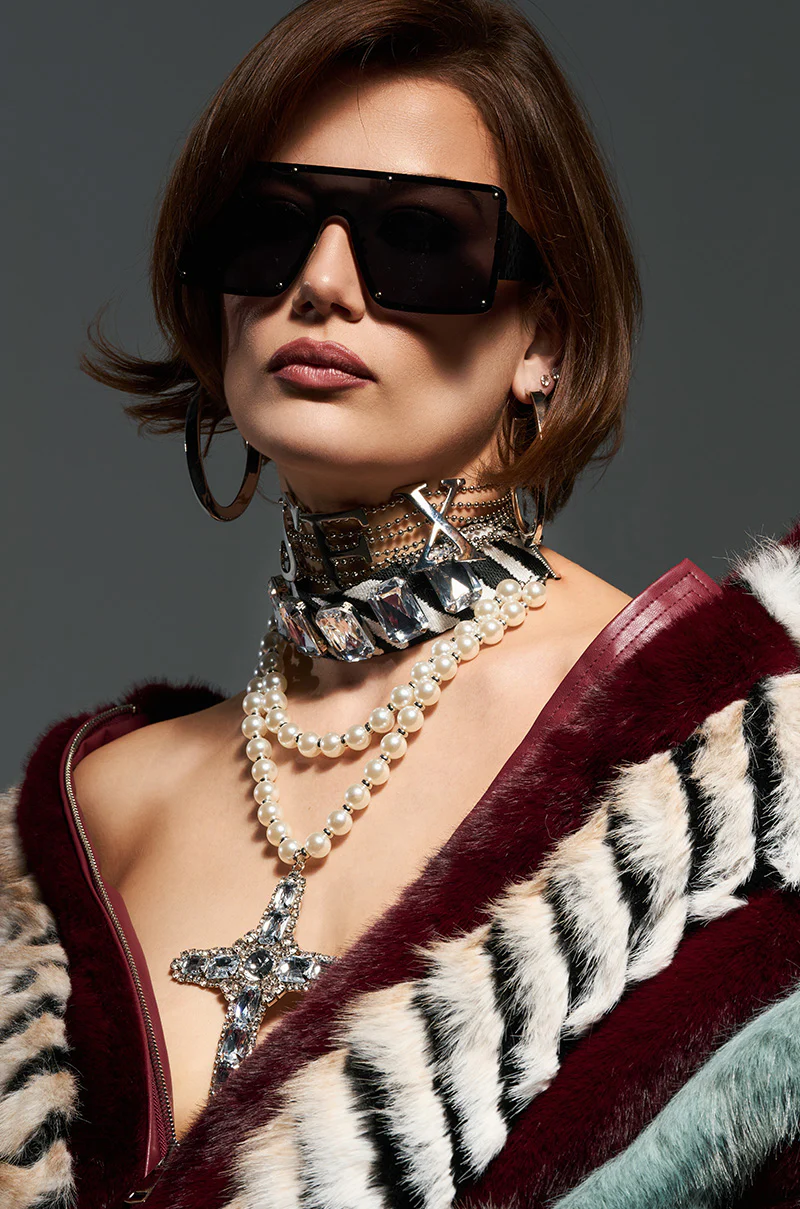 WALK ON THE WILD SIDE STATEMENT NECKLACE - Image 11