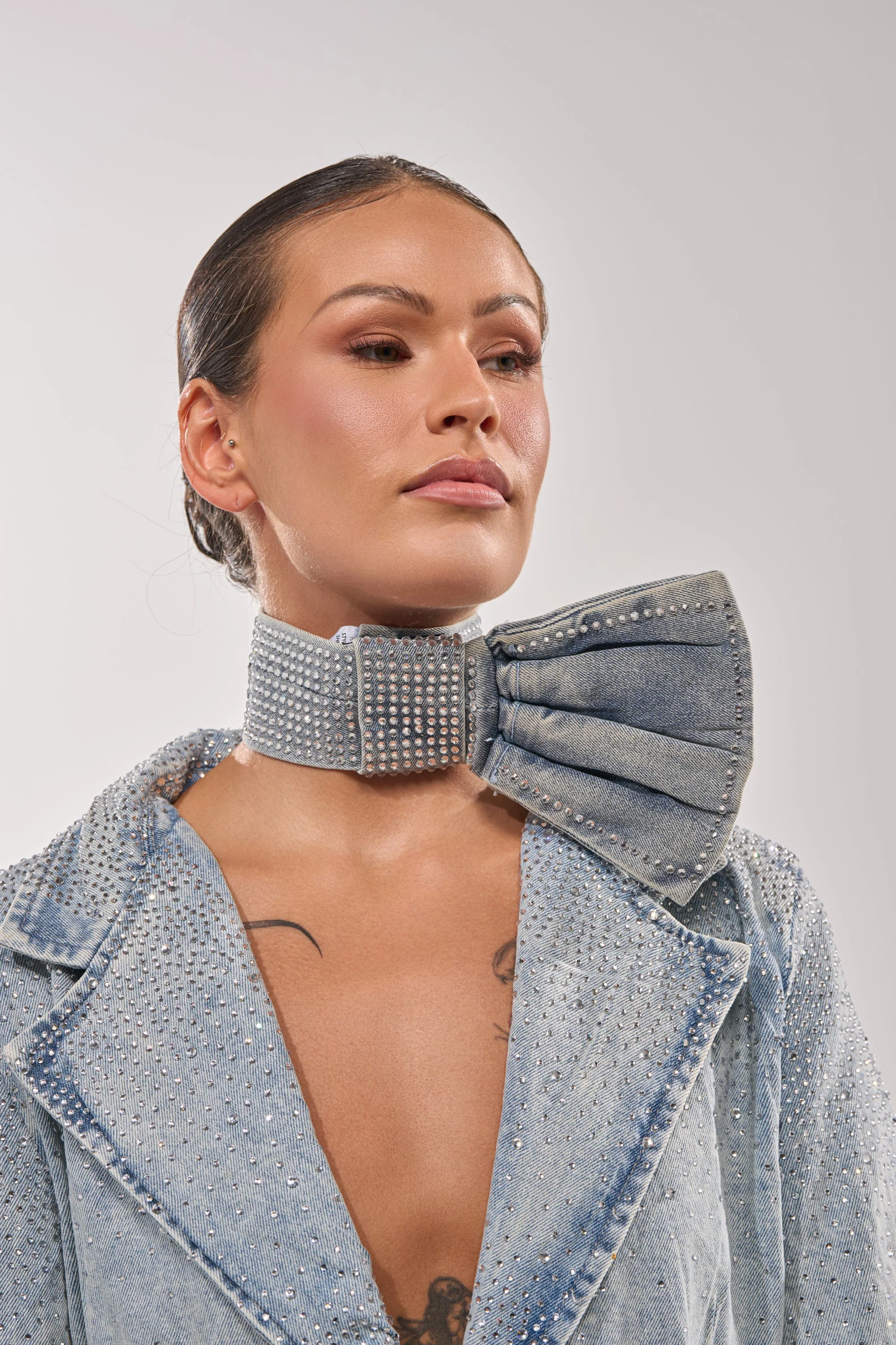 WITH A BOW DENIM NECKLACE - Image 2